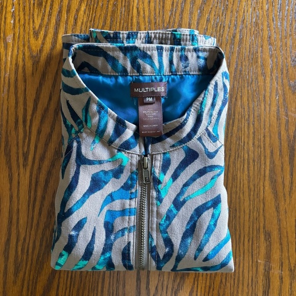 Multiples Vest Women's Size M Petite Khaki Green With Blue/turquoise Pattern - Picture 7 of 7
